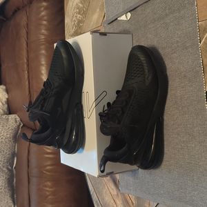 Air Max 270 Black size Men 7 / Women 8.5, used. **Please read description.